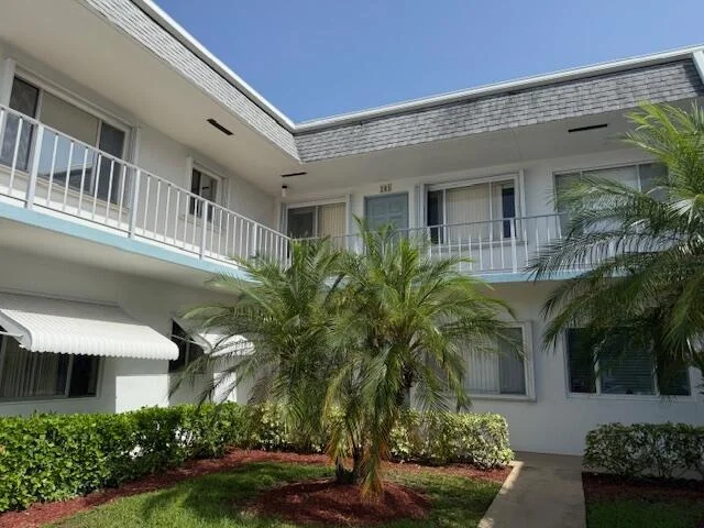 Unit for sale at 2880 Lake Osborne Drive, Lake Worth Beach, FL 33461