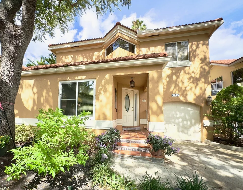 Unit for sale at 11229 Lakeview Drive, Coral Springs, FL 33071