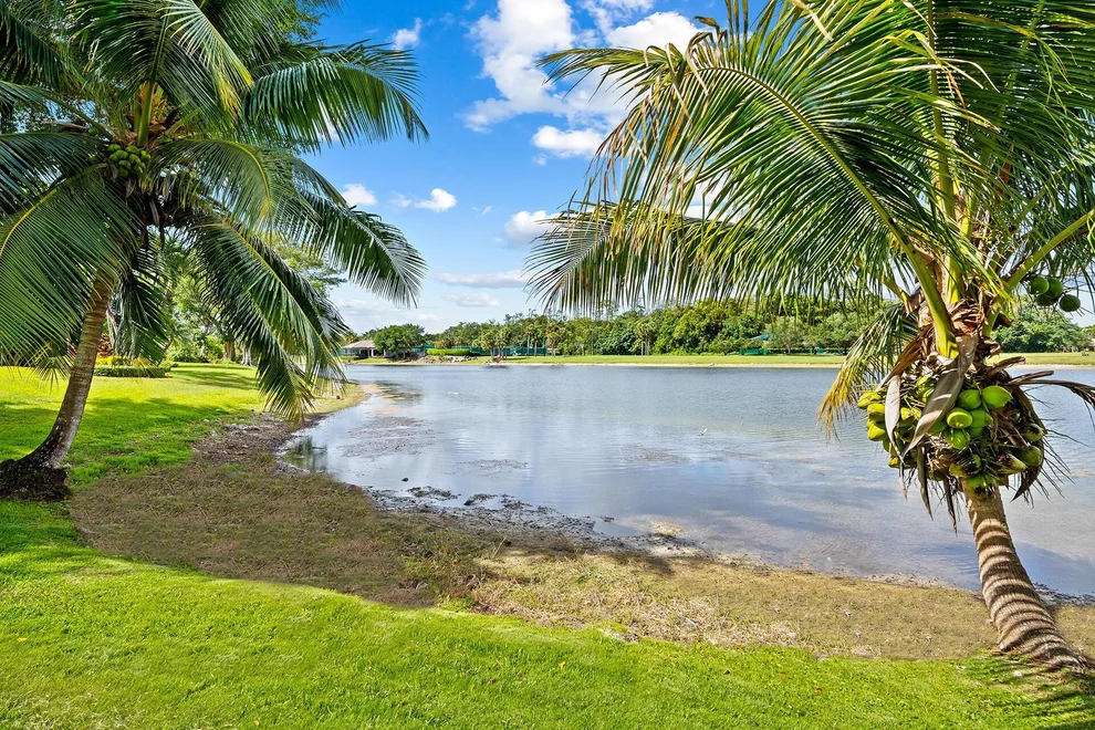 Unit for sale at 6911 Annapolis Court, Parkland, FL 33067