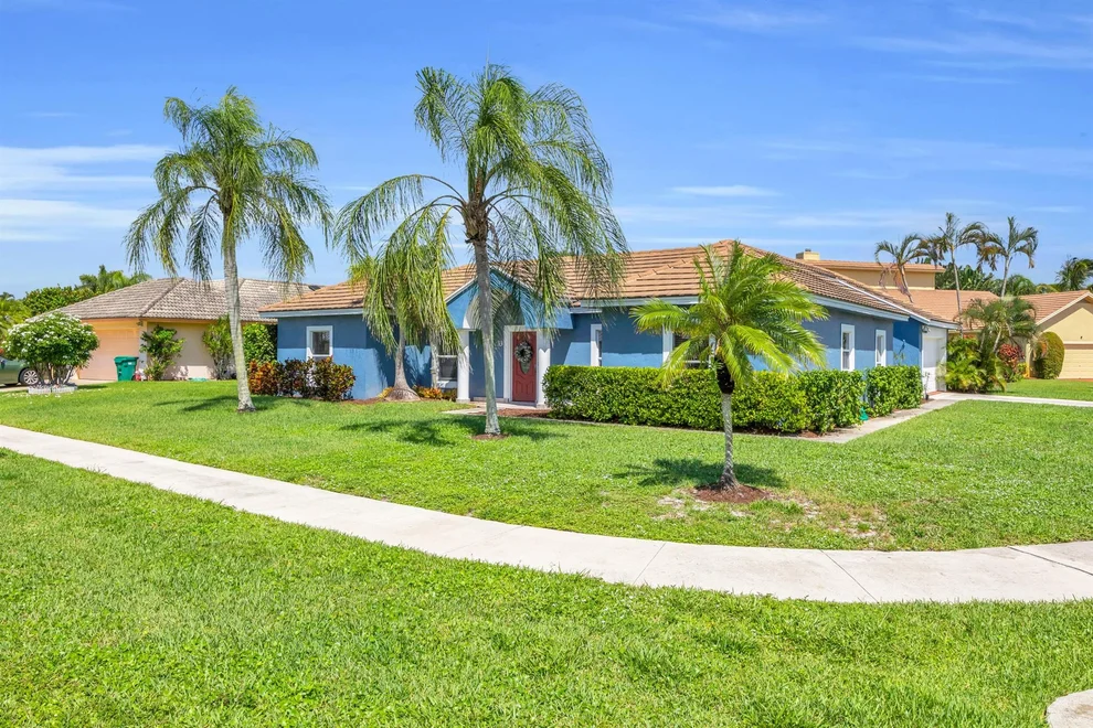 Unit for sale at 33 Chestnut Trail, Tequesta, FL 33469