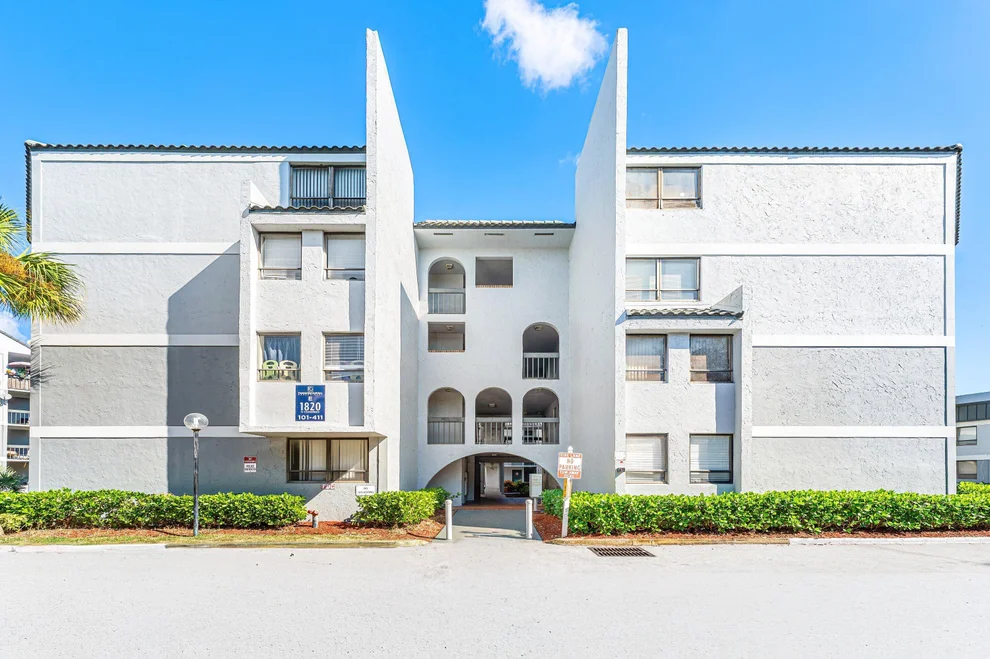 Unit for sale at 1820 N Congress Avenue, West Palm Beach, FL 33401