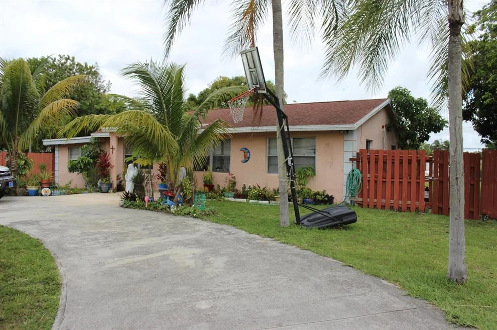 Unit for sale at 4135 Luzon Avenue, Lake Worth, FL 33461