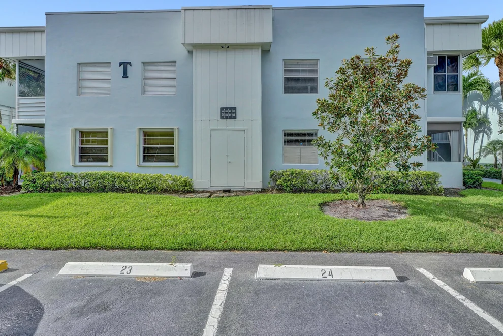 Unit for sale at 926 Normandy T, Delray Beach, FL 33484
