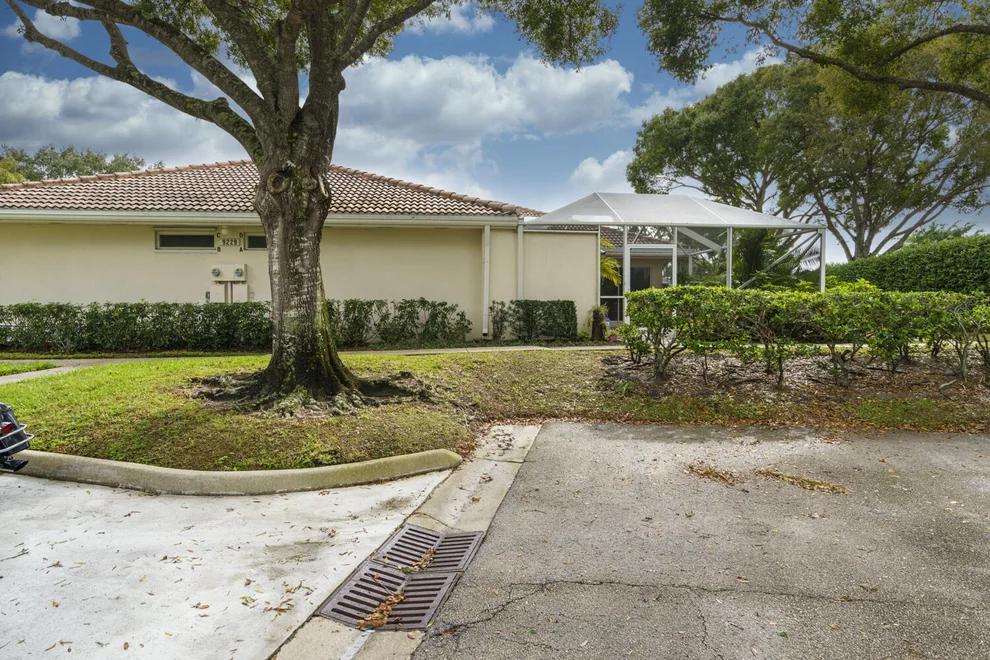 Unit for sale at 9229 Sun Terrace Circle, Palm Beach Gardens, FL 33403