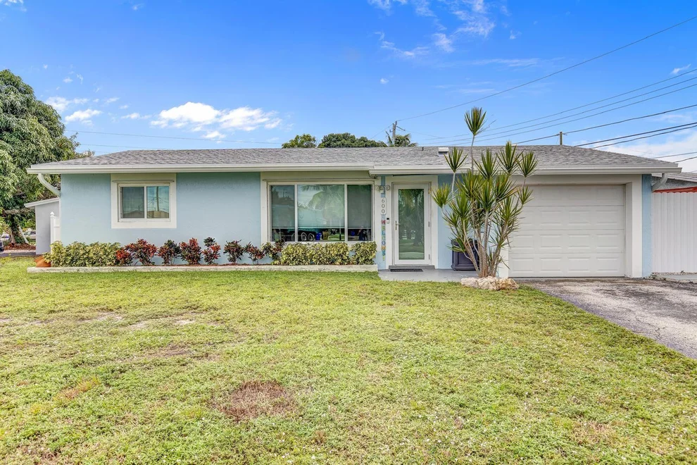 Unit for sale at 600 SW 14th Place, Deerfield Beach, FL 33441