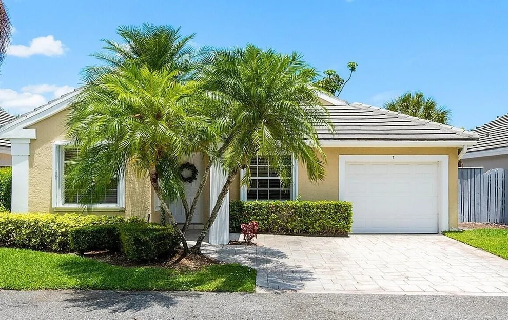 Unit for sale at 7 Governors Court, Palm Beach Gardens, FL 33418