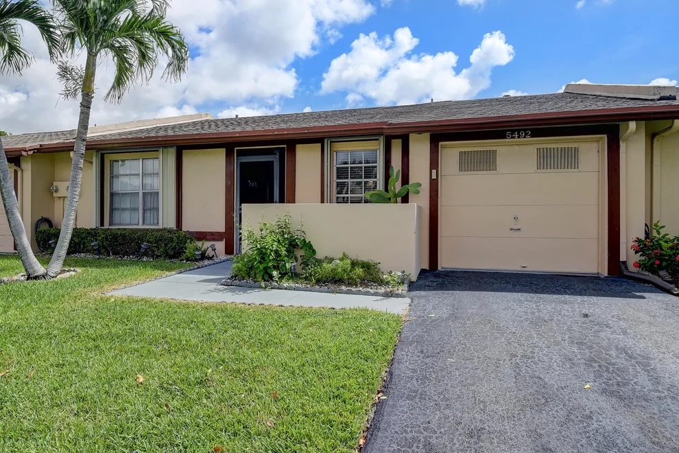 Unit for sale at 5492 Viburnum Circle, Delray Beach, FL 33484