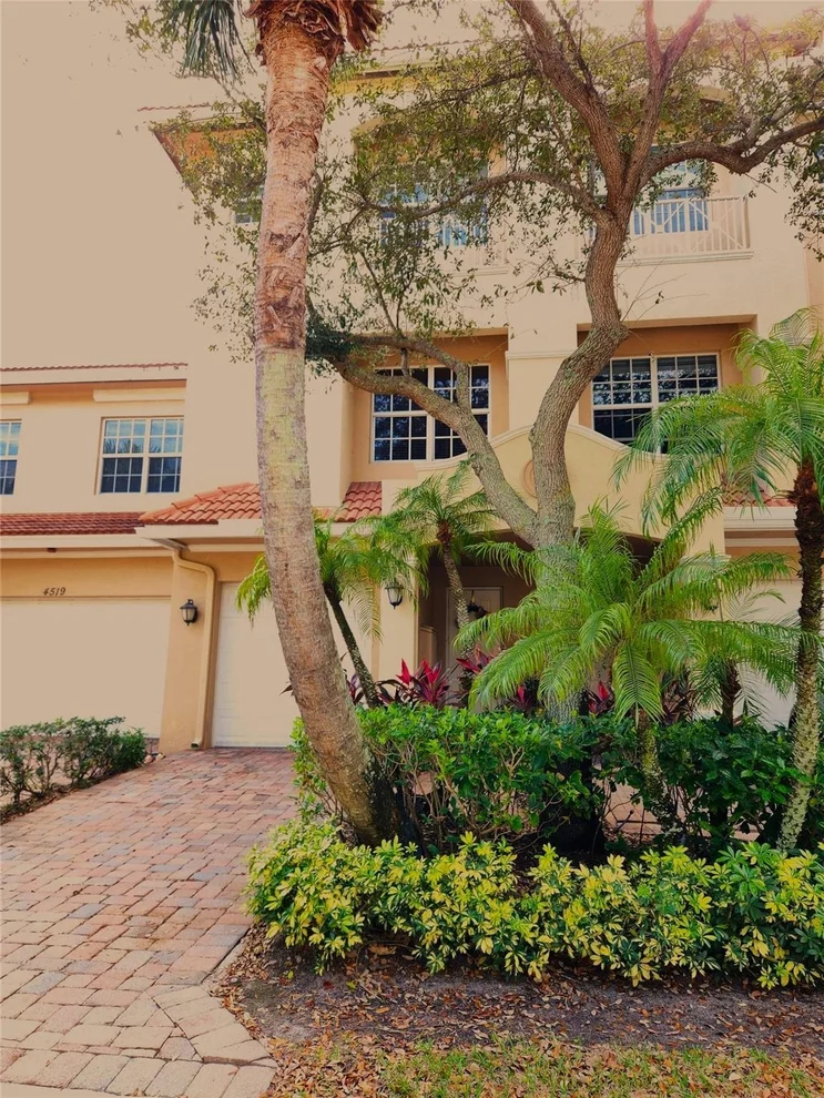 Unit for sale at 4521 Artesa Way, Palm Beach Gardens, FL 33418