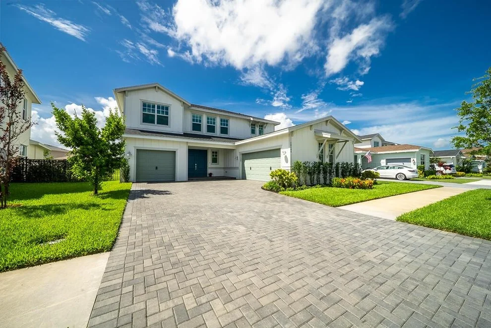 Unit for sale at 19106 Croft Mill Crossing, The Acreage, FL 33470