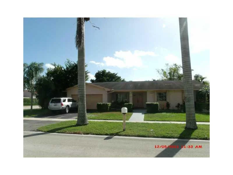 Unit for sale at 400 Chestnut Lane, Weston, FL 33326