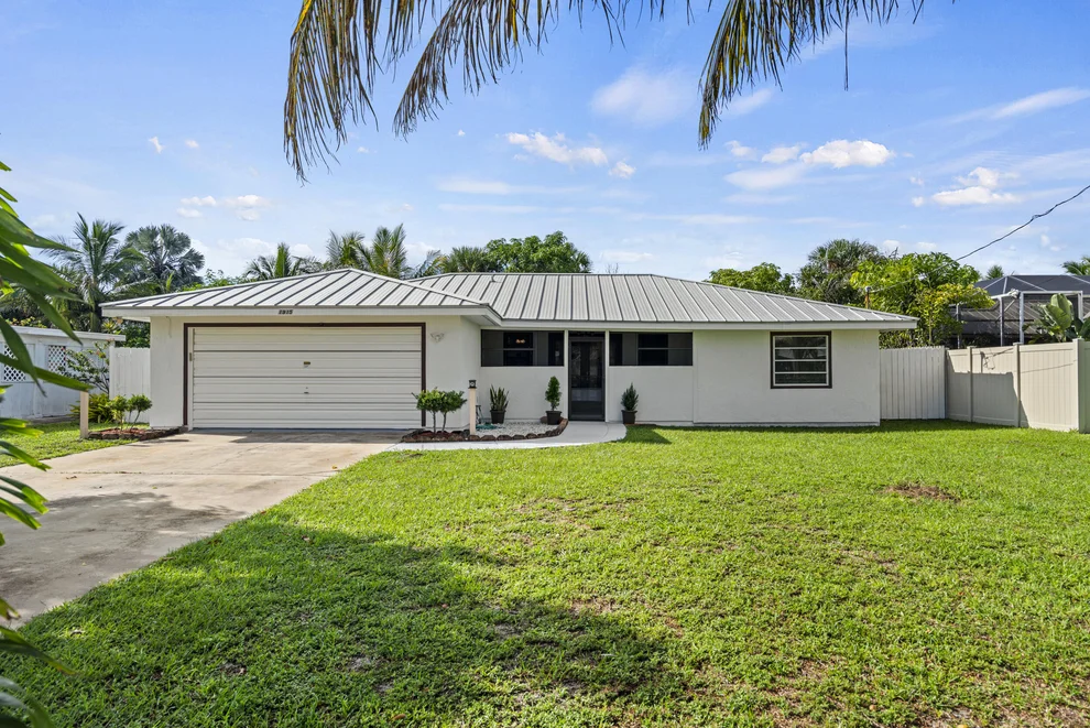 Unit for sale at 1915 Eucalyptus Avenue, Fort Pierce, FL 34949