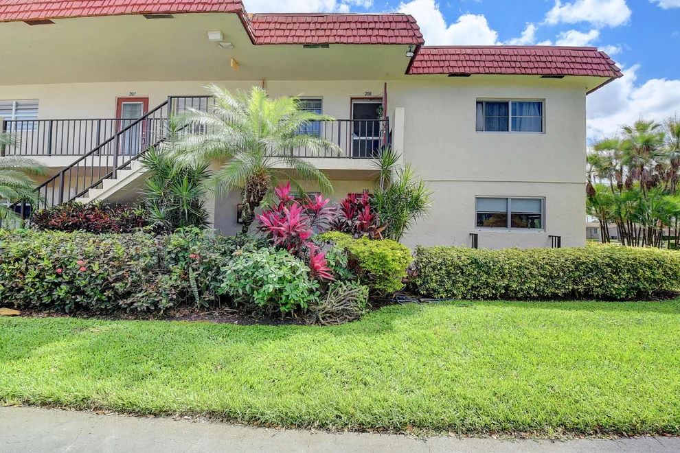 Unit for sale at 5 Abbey Lane, Delray Beach, FL 33446