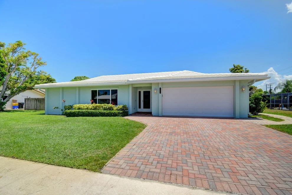 Unit for sale at 880 SW 14th Drive, Boca Raton, FL 33486