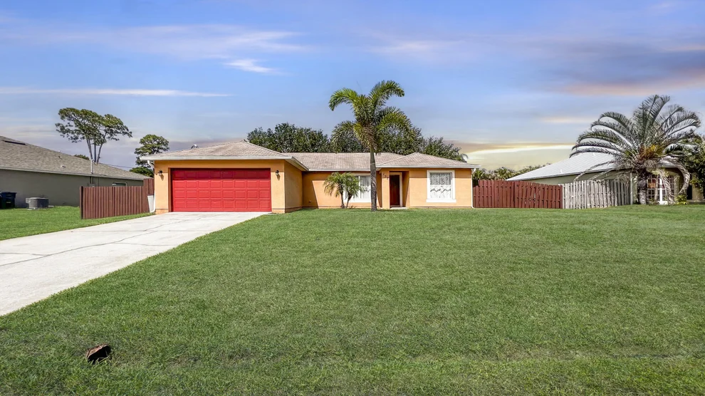 Unit for sale at 157 SW South Wakefield Circle S, Port St Lucie, FL 34953