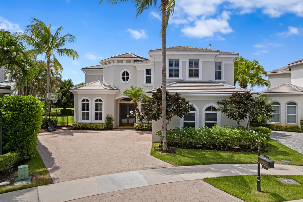 Unit for sale at 357 Vizcaya Drive, Palm Beach Gardens, FL 33418