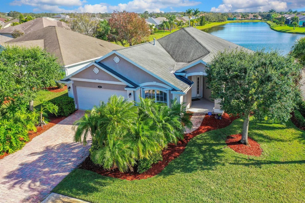 Unit for sale at 590 Valencia Circle SW, Vero Beach, FL 32968