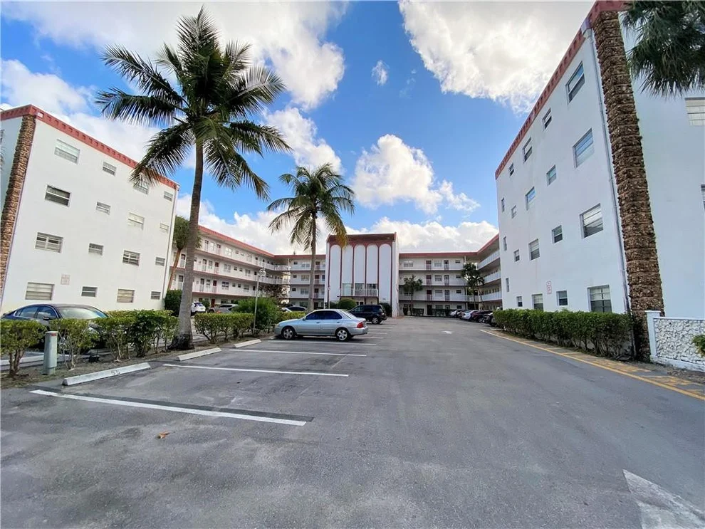 Unit for sale at 4270 NW 40th Street, Lauderdale Lakes, FL 33319
