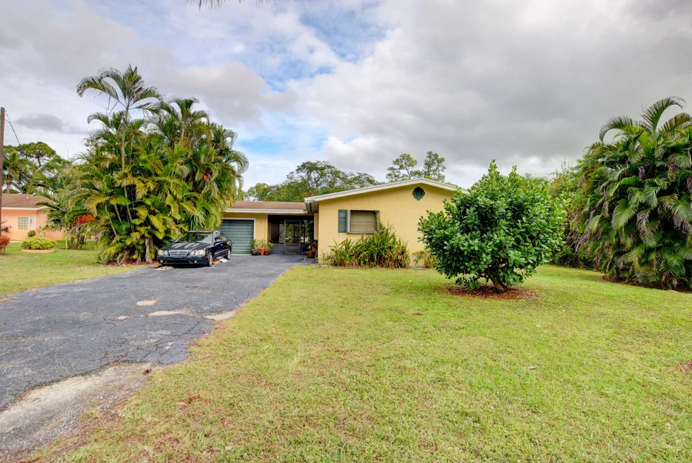 Unit for sale at 45 Akron Road, Lake Worth, FL 33467