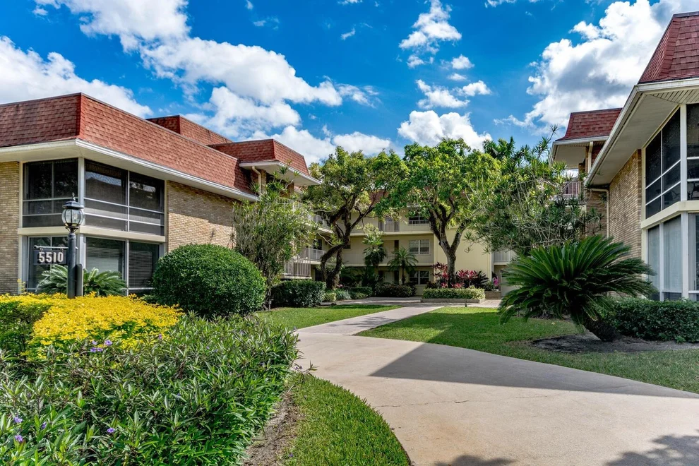 Unit for sale at 5510 Tamberlane Circle, Palm Beach Gardens, FL 33418