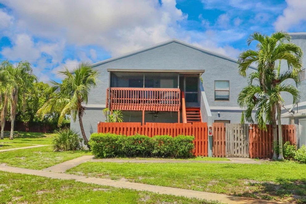 Unit for sale at 34 Crossings Circle, Boynton Beach, FL 33435