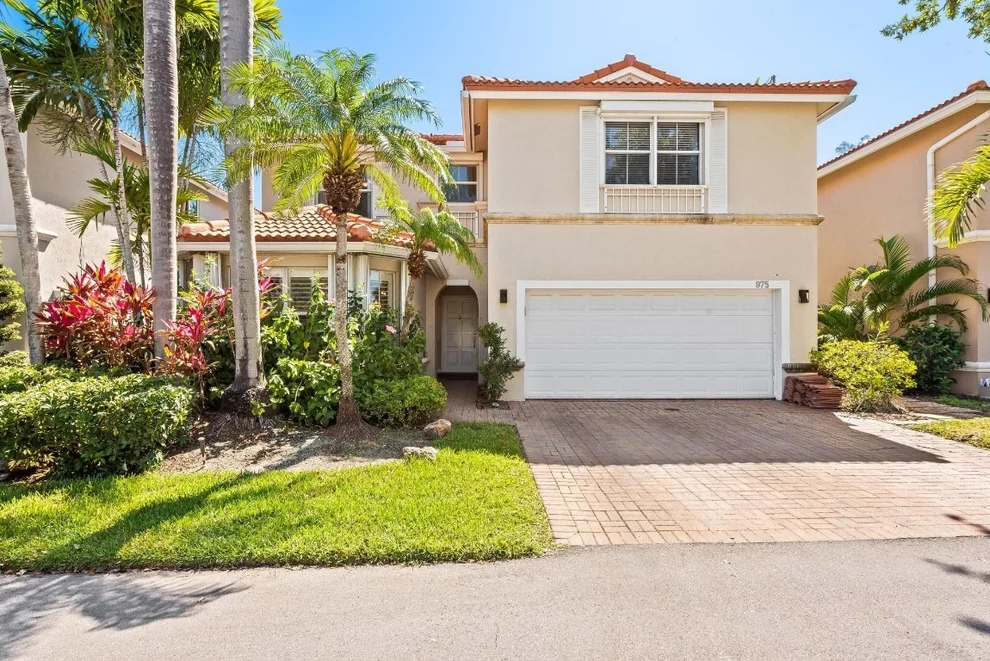 Unit for sale at 975 Weeping Willow Way, Hollywood, FL 33019
