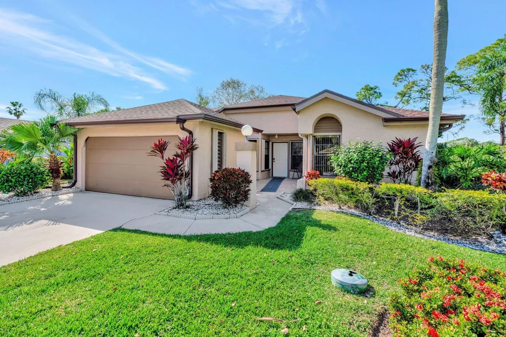 Unit for sale at 13329 Touchstone Court, Palm Beach Gardens, FL 33418