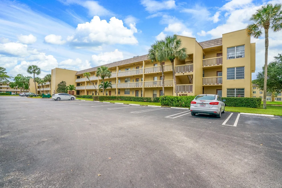 Unit for sale at 6300 NW 62nd Street, Tamarac, FL 33319