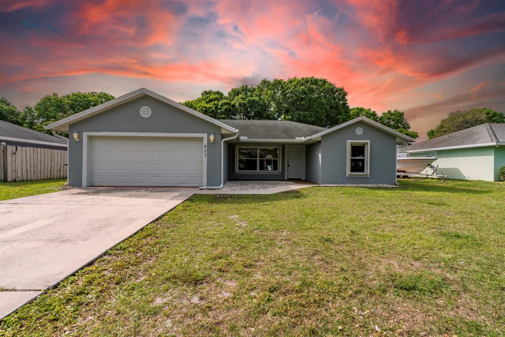 Unit for sale at 711 Garden Avenue, Fort Pierce, FL 34982