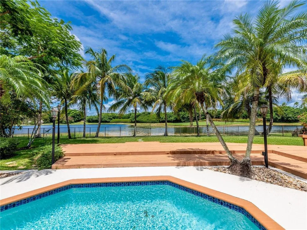 Unit for sale at 391 Coconut Circle, Weston, FL 33326