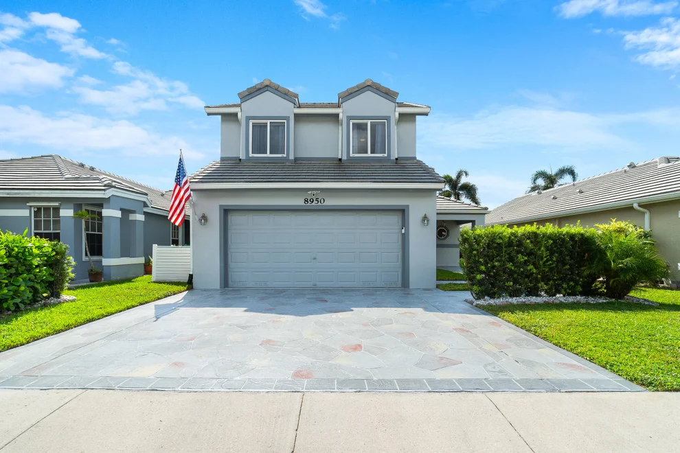 Unit for sale at 8950 Lake Park Circle N, Davie, FL 33328