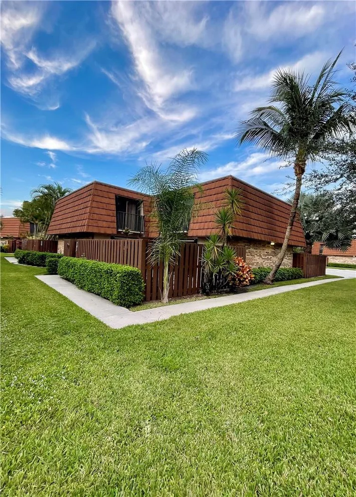 Unit for sale at 4045 Wimbledon Drive, Cooper City, FL 33026