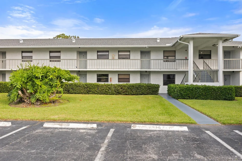 Unit for sale at 1291 SE Parkview Place, Stuart, FL 34994