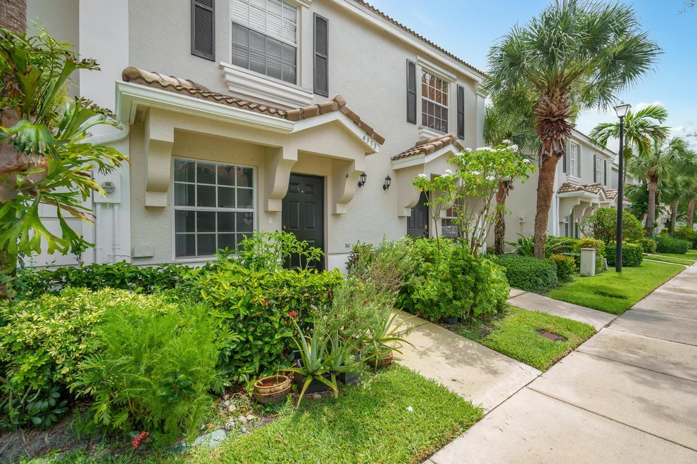 Unit for sale at 4953 Palmbrooke Circle, West Palm Beach, FL 33417