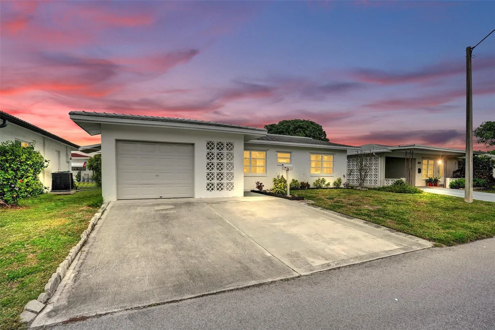 Unit for sale at 4953 NW 48 Avenue, Tamarac, FL 33319