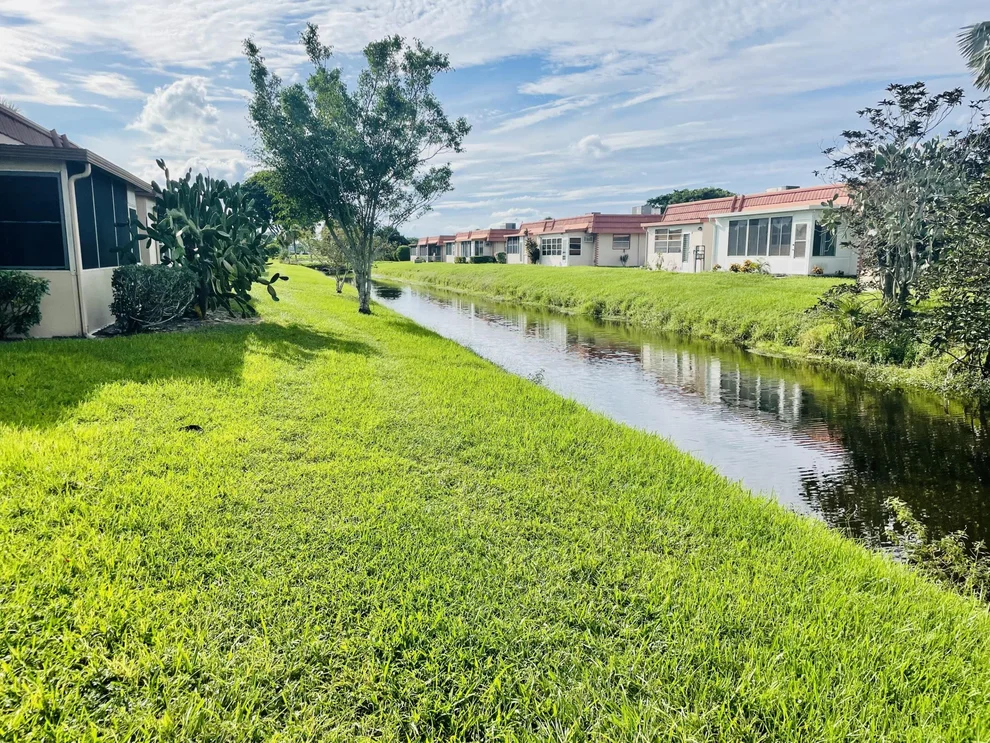 Unit for sale at 148 Seville G, Delray Beach, FL 33446