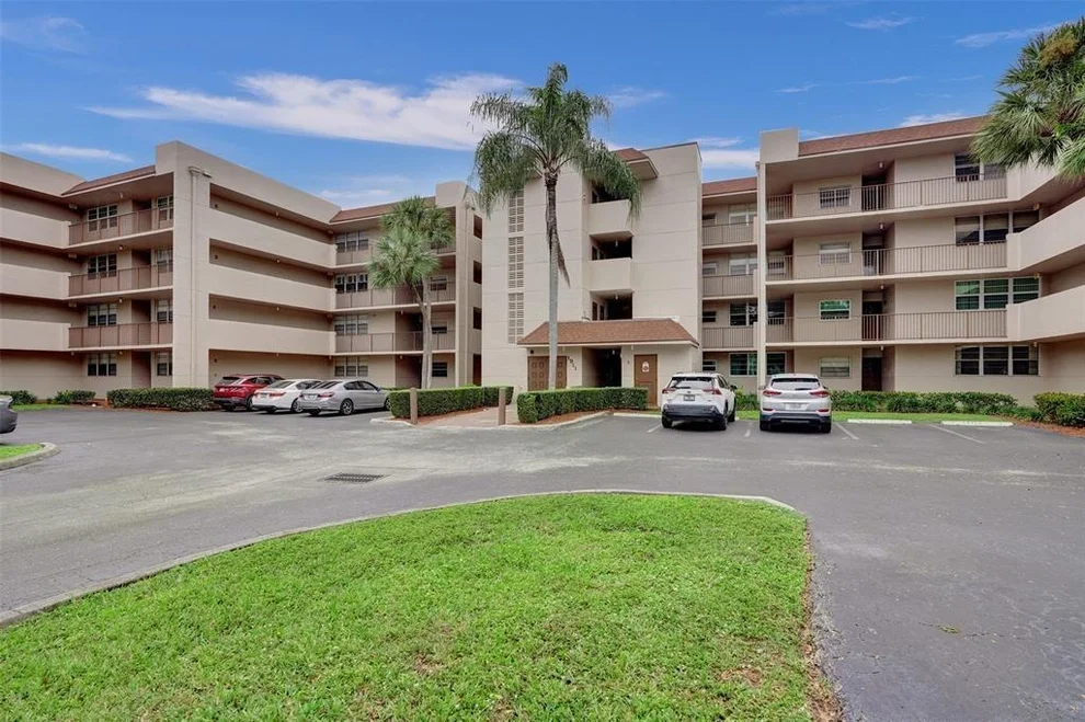Unit for sale at 1911 Sabal Palm Drive, Davie, FL 33324