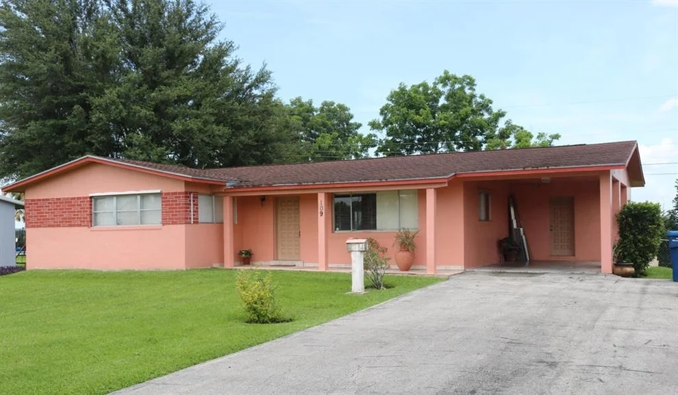 Unit for sale at 109 SE 7th Street N, Belle Glade, FL 33430
