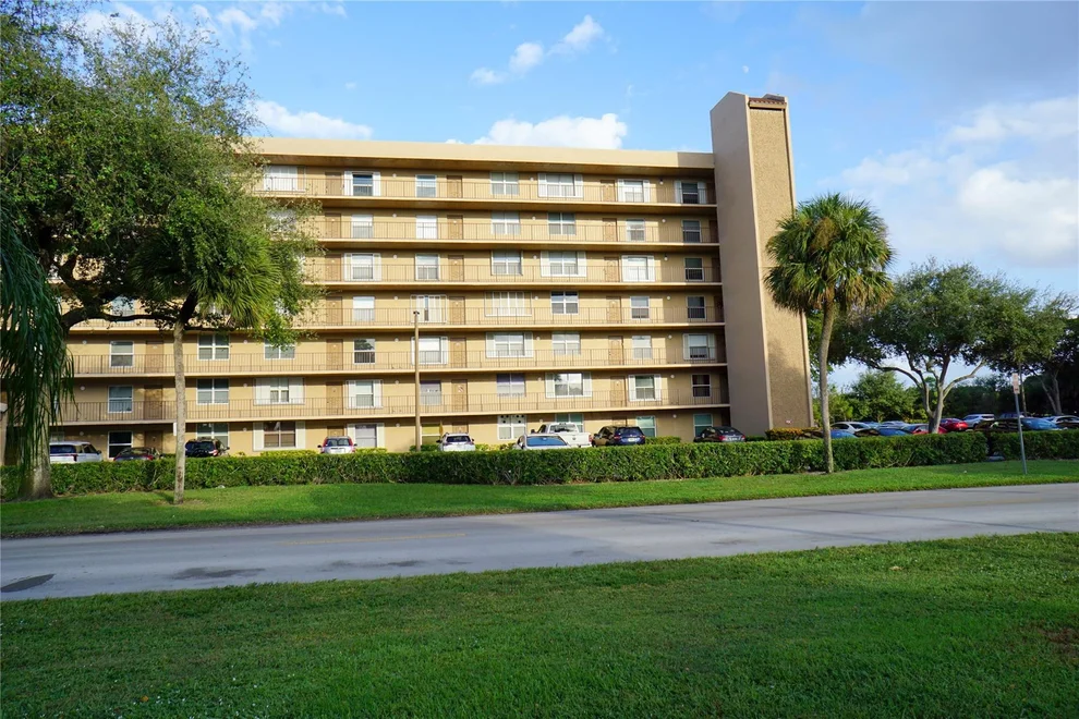 Unit for sale at 4570 NW 18th Avenue, Deerfield Beach, FL 33064