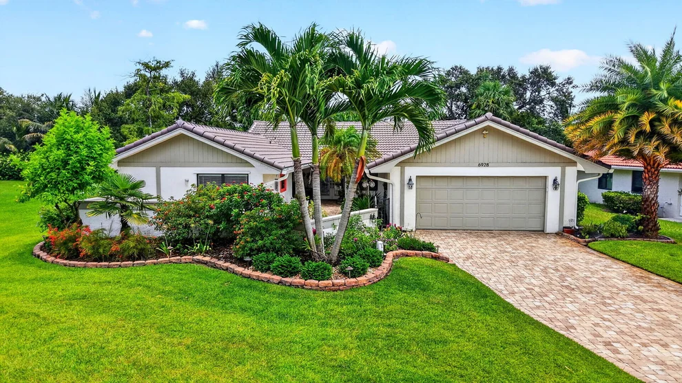 Unit for sale at 6928 Villas Drive W, Boca Raton, FL 33433