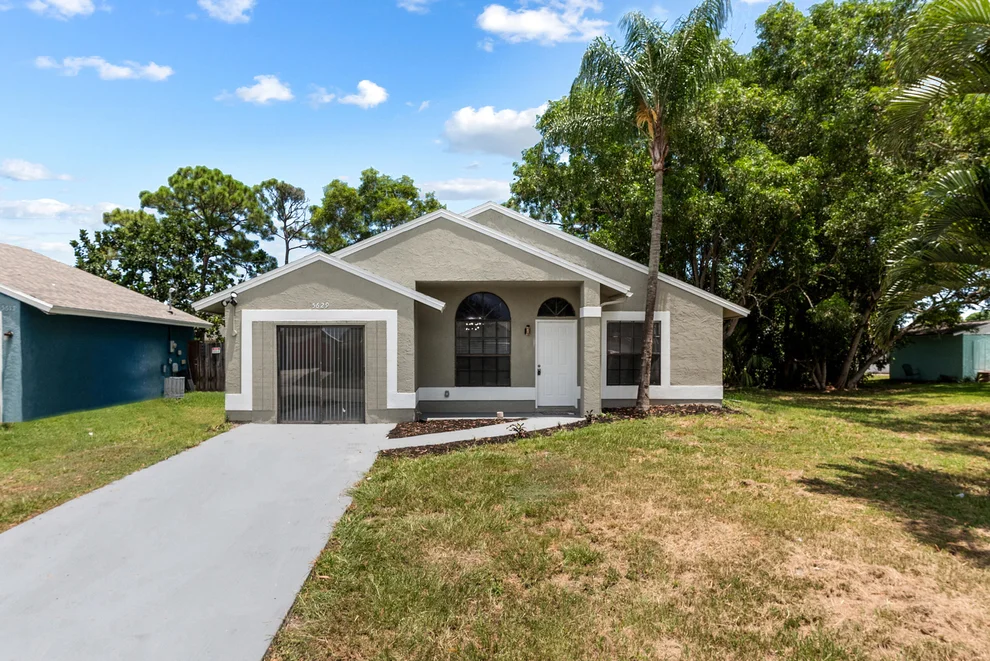 Unit for sale at 5629 SE Collins Avenue, Stuart, FL 34997