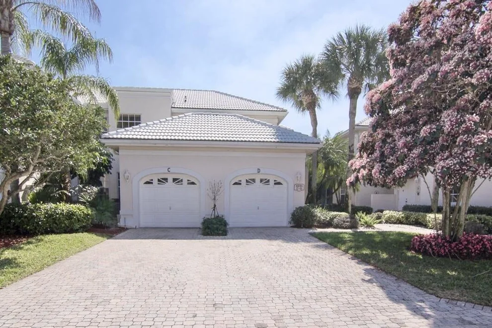 Unit for sale at 5221 Lake Catalina Drive N, Boca Raton, FL 33496