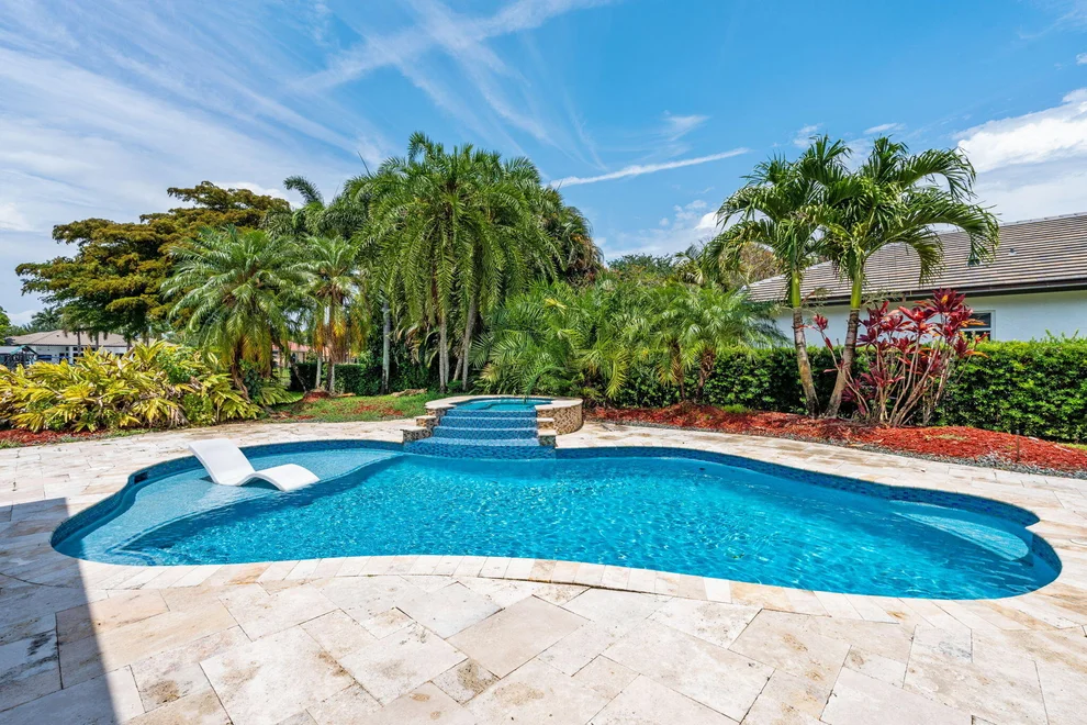 Unit for sale at 10251 N Lake Vista Circle, Davie, FL 33328