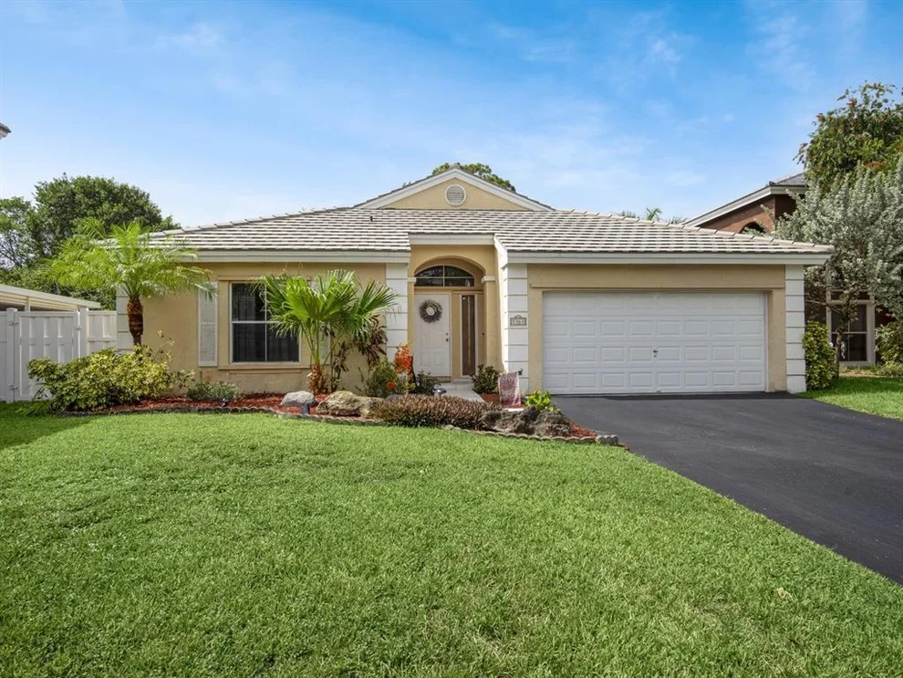 Unit for sale at 5364 NW 54 Street, Coconut Creek, FL 33073
