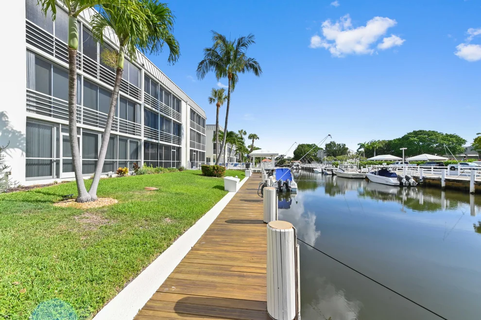 Unit for sale at 5900 NE 7th Avenue, Boca Raton, FL 33487