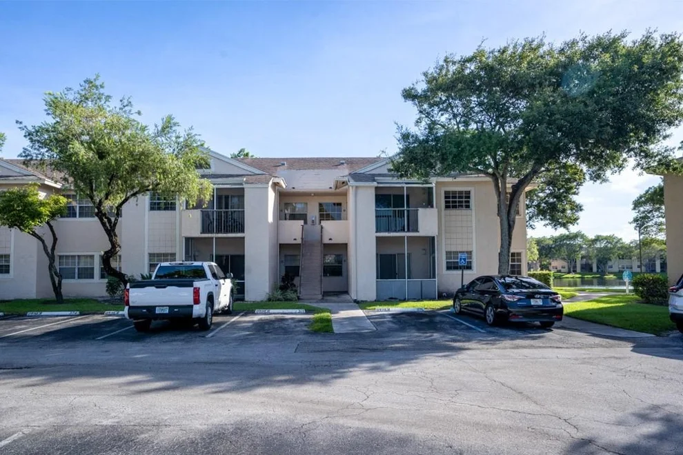 Unit for sale at 640 Cypress Club Way, Deerfield Beach, FL 33064