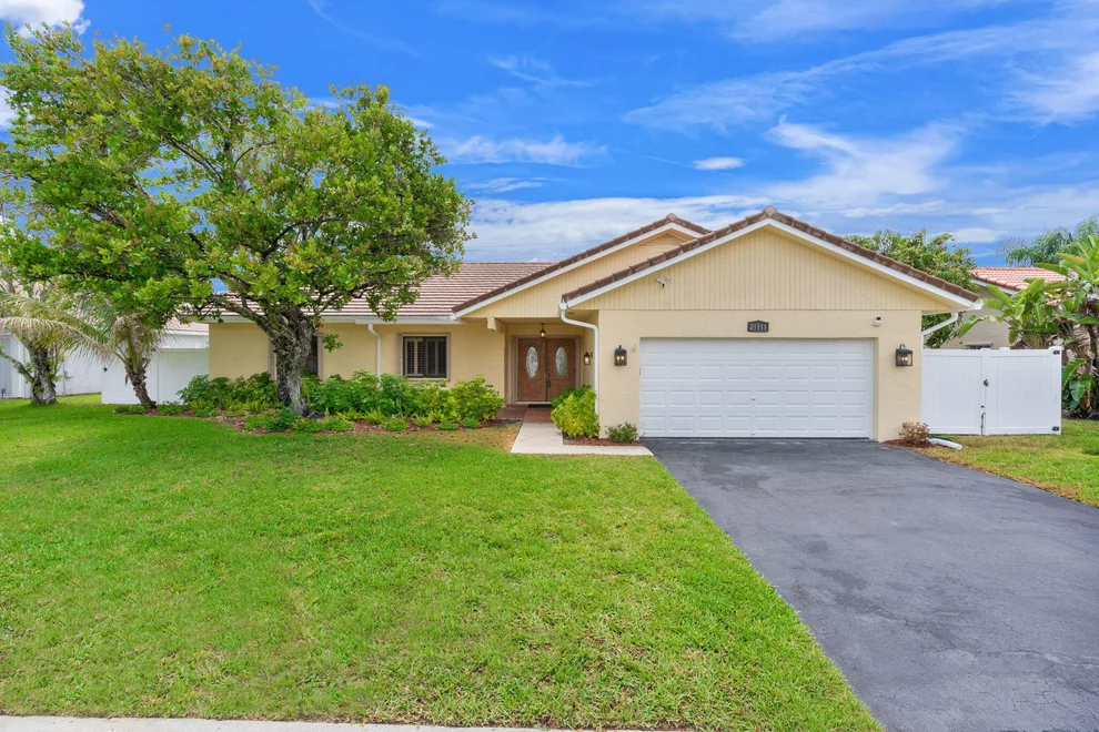 Unit for sale at 21111 Escondido Way, Boca Raton, FL 33433