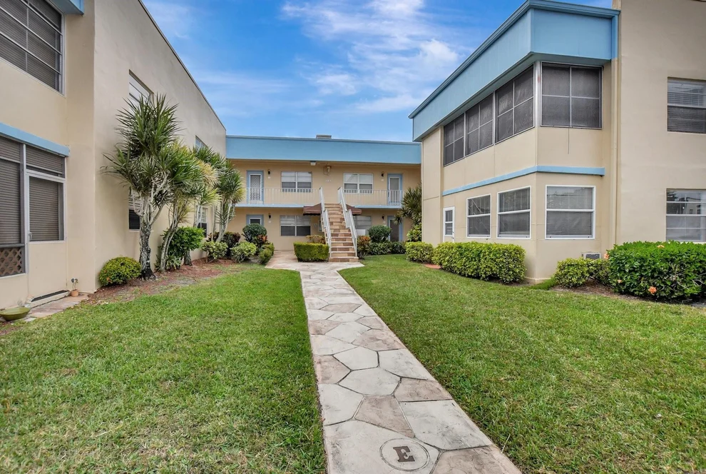 Unit for sale at 204 Burgundy E, Delray Beach, FL 33484