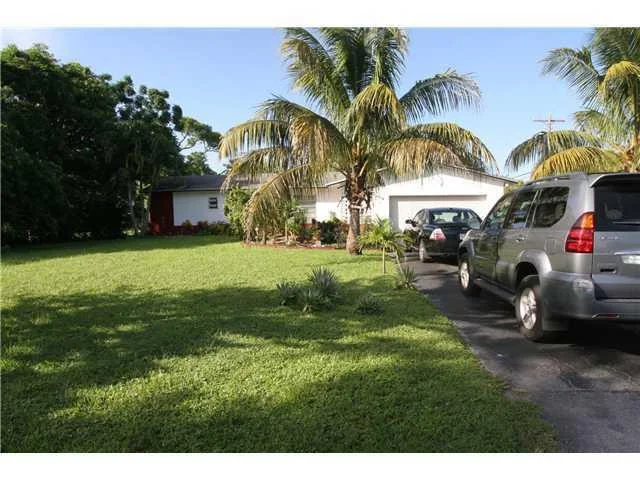 Unit for sale at 4043 SW 8th Street, Plantation, FL 33317