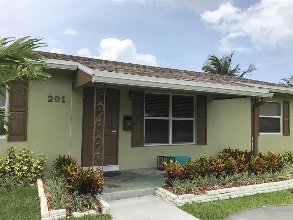 Unit for sale at 201 SE 2nd Avenue, Boynton Beach, FL 33435