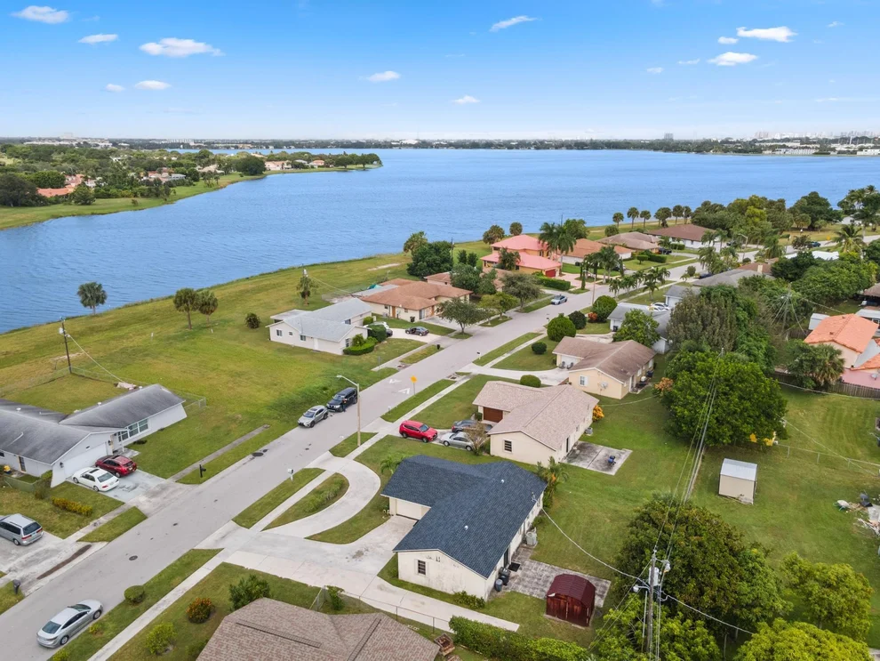 Unit for sale at 1474 N Mangonia Circle, West Palm Beach, FL 33401